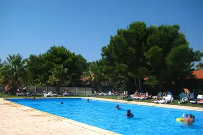 Image de Carro T3 Residence *** 300 m from the beach (garden + pool)