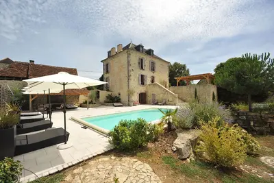 Image de Belle demeure bourgeoise de 1876 piscine privée et son  jardin paysagé