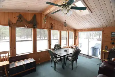 Image de Maison privée sur un cul-de-sac ~ jet de pierres du lac Champlain