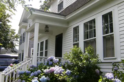 Image de Emplacement parfait - Centre-ville d'Edgartown 4 Bdrm avec piscine!