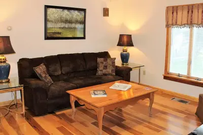 Image de Cooperstown Baseball Rentals - Dugout 2