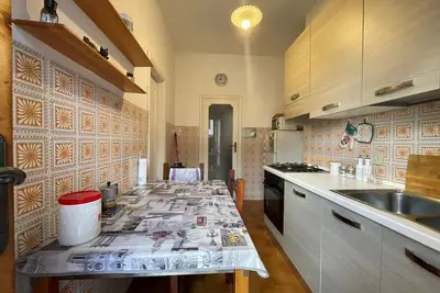 Image de appartamento con balconi delizioso