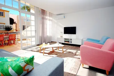 Image de 3 chambres Villa 400m de la plage - Entièrement rénové en 2017