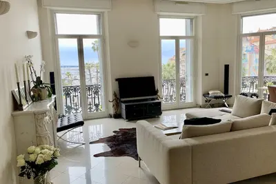 Image de Luxury Boutique Apartment - stunning view - old port