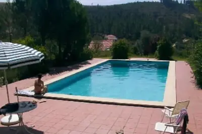 Image de Maison dans vallée calme et verte