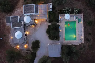 Image de Experience Timeless Elegance: 1600s Trullo with Private Pool Awaits Your Stay