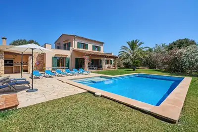 Maison de campagne avec piscine privée dans un quartier calme
