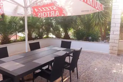 Image de Appartement dans Duće avec terrasse, Climatisation, Wifi, Machine à laver (122-1)