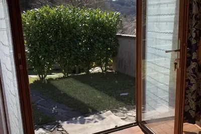 Image de Pierres, bois, ardoises, cheminée, vue plein sud imprenable, 4 voyageurs.