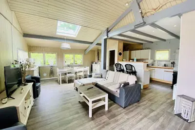 Image de Beau Chalet atypique dans secteur calme du bourg (013)