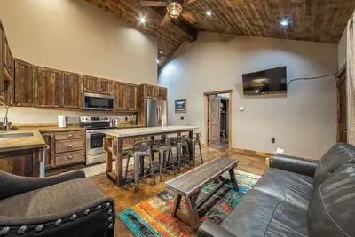 Image de Your Basecamp to Glacier• Cozy 2br w/ King + Queen