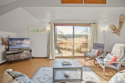 1 chambre, 1 salle de bain maison dans les bois, peut accueillir jusqu'à 4