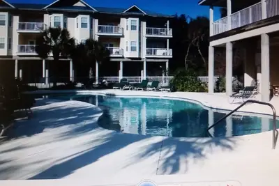 Image de 3 Bdr 2 Bth Condo Gulf Coast View Pool Marina Seafood Festonneuse