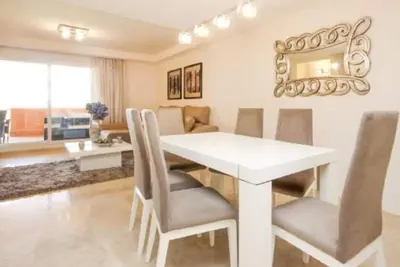 Image de Superbe maison de ville de golf de première ligne de 4 chambres