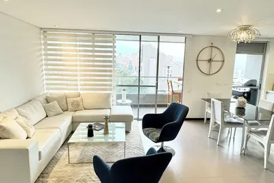 Image de Belle suite d'appartements luxueux qui offre le séjour et l'emplacement de vos rêves
