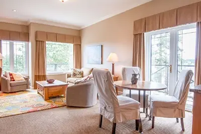 Image de Magnifique Penthouse 1 chambre vue sur la mer Parking gratuit à Sidney Bc