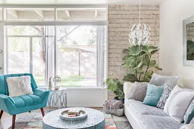 Image de *** Paradis moderne des gourmets du milieu du siècle *** Grande architecture, design et bons plats!