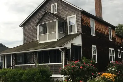 Image de Le meilleur des deux mondes! Maison de plage décontractée vivant avec toutes les mises à jour modernes!