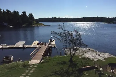 Image de Grand chalet quatre saisons sur la rivière Winnipeg