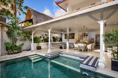 Image de Superbe villa ultra moderne de 4 chambres, Seminyak \"