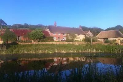 Image de Coastal 6 chambres à coucher situé dans la propriété des terres agricoles propre pourtant non loin de prestations excellentes.