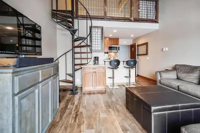 Image de Studio lobé à Tahoe Donner Lodge, récemment rénové. Accès pour la randonnée, le vélo, la natation, le golf et bien plus encore!