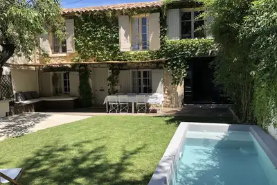 Image de Charmante maison de village en pierre avec piscine/bassin