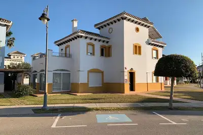 Image de 4 lit 3 bathrom avec piscine privée et grand jardin en plein air