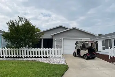 Image de Charming 2 Bdrm Patio Villa Idéalement situé! WiFi et voiturette de golf inclus!