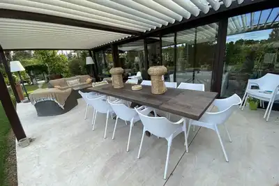 Image de La Villa d'Agathe en Provence, piscine clôturée, toute climatisée, sans vis à vis