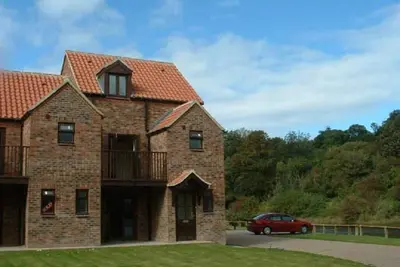 Image de Riverside Cottage, Whitby, surplombant la rivière Esk
