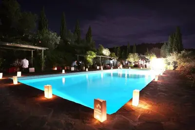 Image de Capanna est une maison de campagne avec entrée, jardin, parking privé.