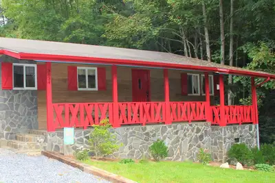 Image de Vacances à Buffalo Creek: Hare Pin Inn