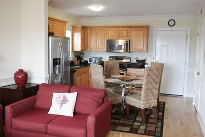 Image de Condo 2 chambres, 2 salles de bain sur South End, Parking Gratuit, Wifi Gratuit, ÉTAPES De La Plage