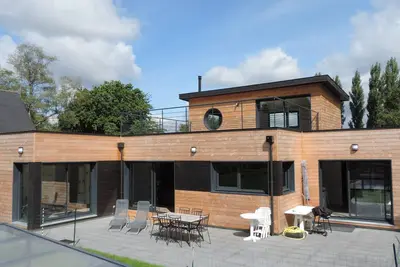 Image de Belle Villa D'Architecte Avec Piscine Couverte