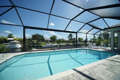 Image de Villa Weiss à Cape Coral avec piscine chauffée et vues magnifiques!