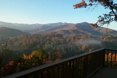 Image de Fantastique vue sur le mont Smoky - Cabine calme et confortable - Emplacement pratique - Accès facile