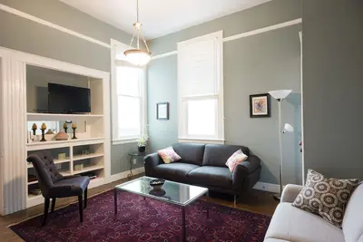 Image de Mission District 2 Bdr Flat avec cour