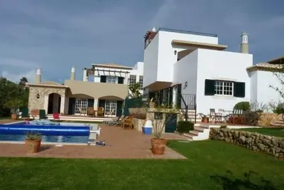 Image de Proche de la plage, familial, calme, confortable, également idéal pour les golfeurs