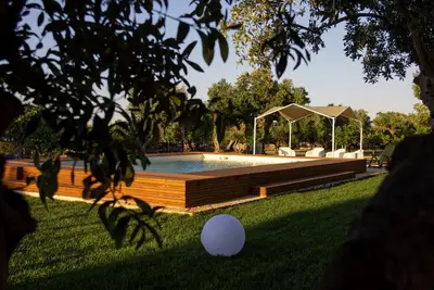 Image de Magnifique villa vue mer à 2 km du village, une oasis de paix au milieu des oliviers