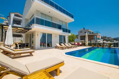 Villa individuelle de luxe 4 chambres, piscine privée à débordement, vue sur la mer