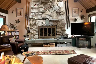 Image de Chalet Sky River - Vues, Hot Tub, Proche De La RANDONNÉE