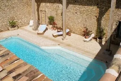 Image de Demeure de charme aux portes de la dordogne, belle piscine