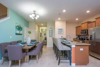 Image de Cette maison de 5 chambres peut accueillir jusqu'à 12 personnes et est incroyablement belle