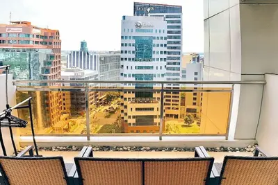 Image de Spacious 1 Br Unit in AppleOne Ayala