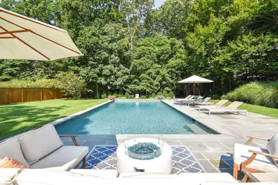 Image de RÉNOVATION De Luxe Pour 2019! Maison Montauk avec piscine + promenade à Ocean Beach