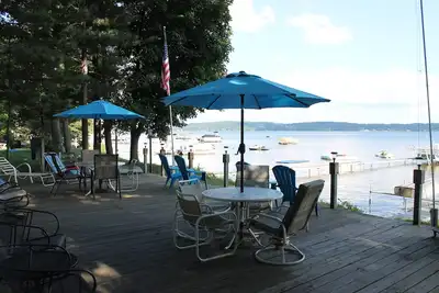 Image de Capacité d'accueil jusqu'à 12 personnes! Directement sur le fond de Sandy immaculé tous les sports lac!