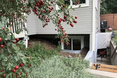 Image de Appartement confortable au sous-sol privé sur North Boulder Park