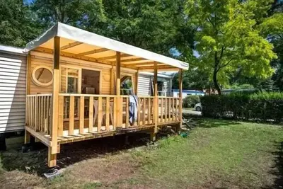 Image de Grenat - 24m² - 2 chambres avec ventilateur - Tv - Terrasse Couverte - 1 Vehicule Inclus 5 personnes