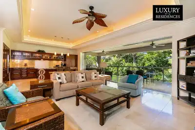 Image de Nouvelle liste! Magnifiquement conçu! À quelques pas de la piscine! Ho'olei 12-4